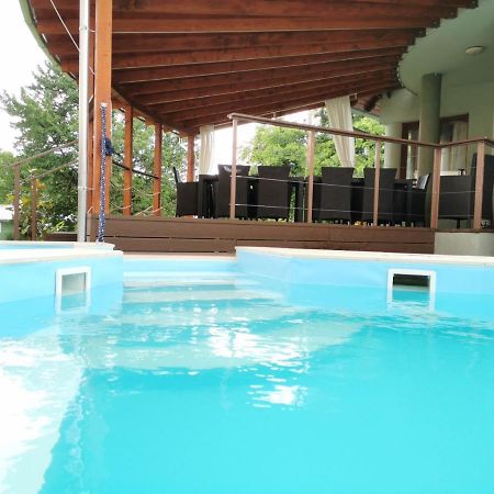 House4U Villa Balatonszárszó Eksteriør billede