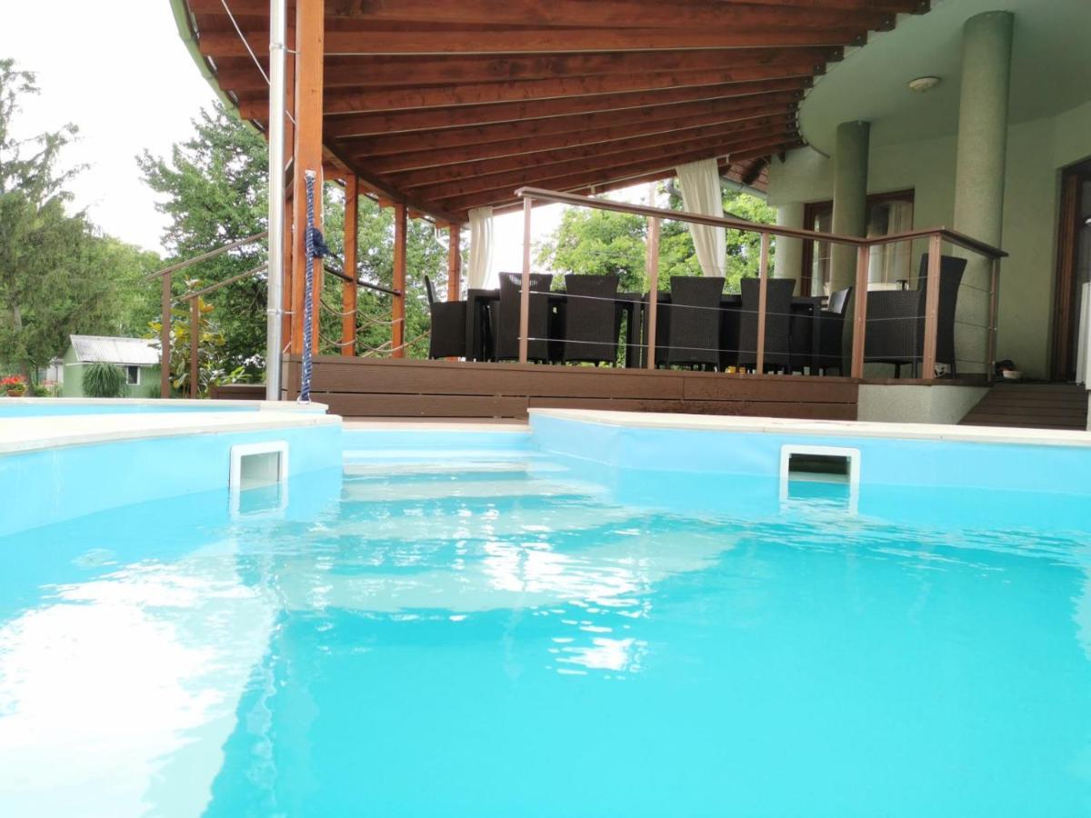House4U Villa Balatonszárszó Eksteriør billede