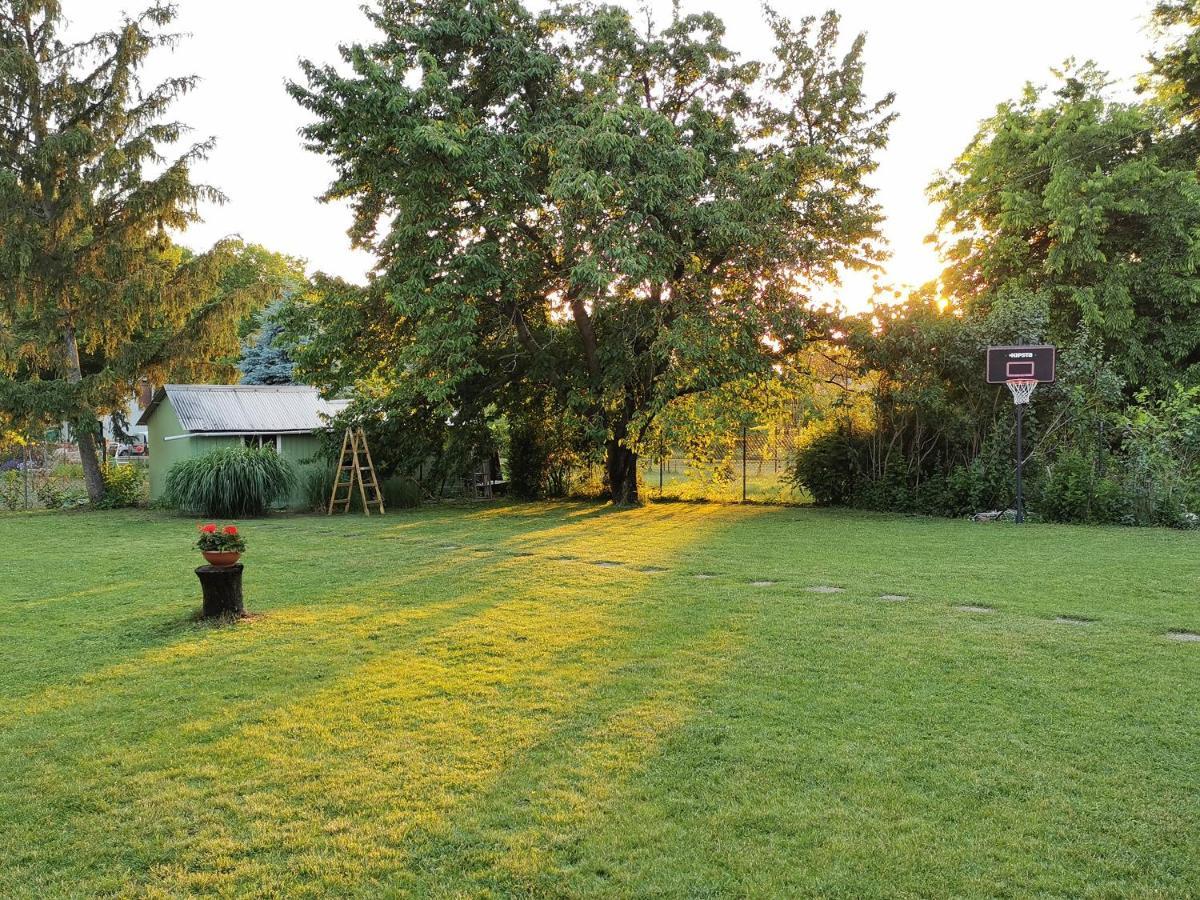 House4U Villa Balatonszárszó Eksteriør billede