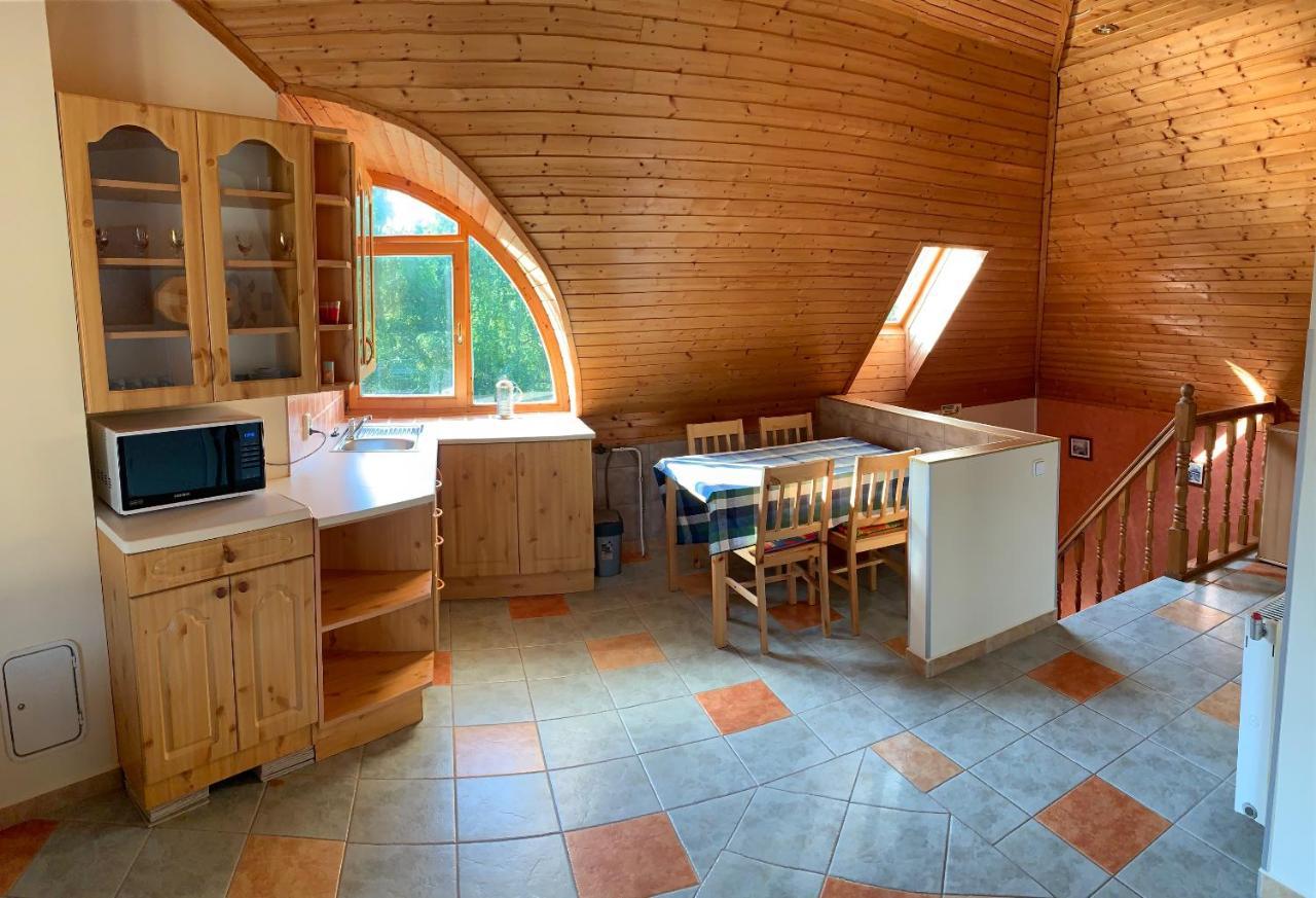 House4U Villa Balatonszárszó Eksteriør billede