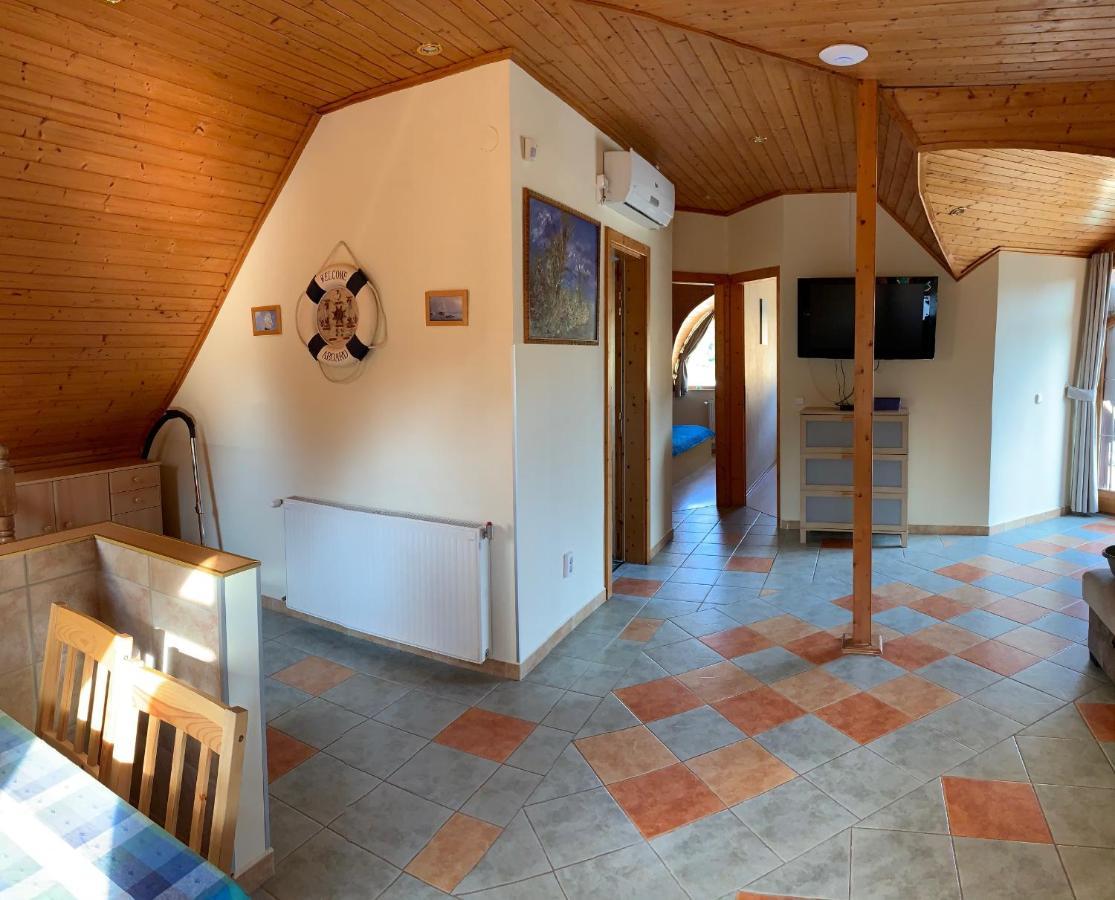 House4U Villa Balatonszárszó Eksteriør billede